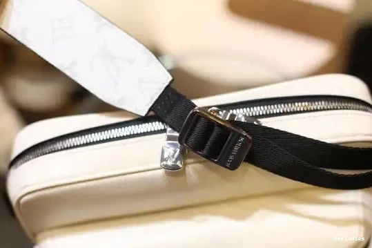 Cheap Vuitton Louis Messenger 0610